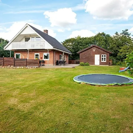 8 Person In Ringk Bing 4*
